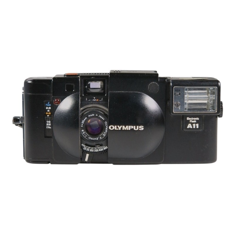 Olympus XA + A11-salama