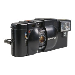 Olympus XA + A11-salama