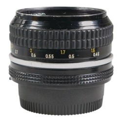 Nikon Nikkor 50mm f/2 Ai normaaliobjektiivi