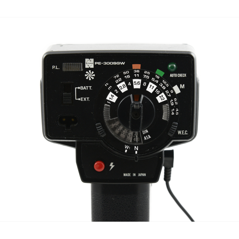 RIKKINÄINEN NIKON F5 *VAIN VARAOSA KÄYTTÖÖN