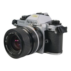 Nikon FG-20 + Zoom-Nikkor 35-70mm f/3.3-4.5 Ai-s