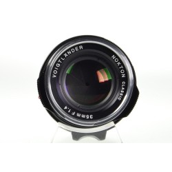 Sony Zeiss Vario-Tessar T* FE 16-35mm F4 ZA OSS objective