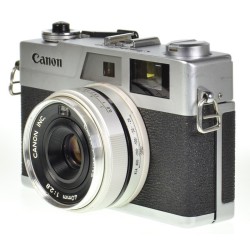 Sony E PZ 10–20 mm F4 G lens