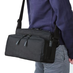 Artisan & Artist ACAM-1000 Camera bag