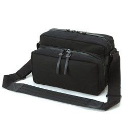 Artisan & Artist ACAM-1000 Camera bag