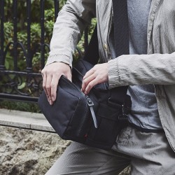 Artisan & Artist ACAM-1000 Camera bag