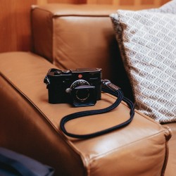 Artisan & Artist ACAM-310N silk camera strap