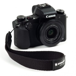 Artisan & Artist ACAM-296 camera hand strap