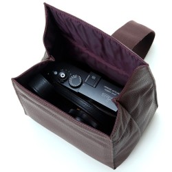Artisan & Artist ACAM-78 Soft Leather Camera Pouch