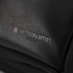 Artisan & Artist GCAM-1100 Leather Shoulder Camera Bag