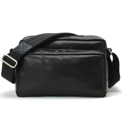 Artisan & Artist GCAM-1000 Leather Shoulder Camera Bag