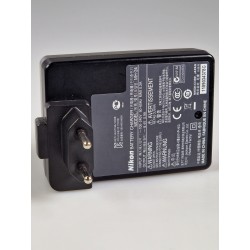 NIKON MH-24 LATURI *KÄYTETTY