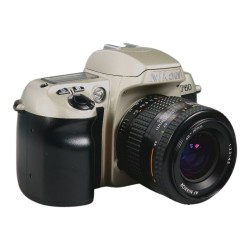 Nikon F60 + AF Nikkor 35-80mm f/4-5.6 D