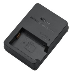 Nikon MH-32 laturi