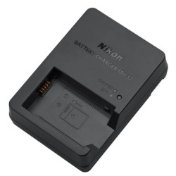 Nikon MH-32 laturi
