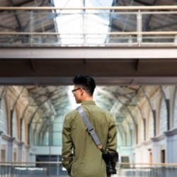 Peak Design Slide vaalean harmaa kamerahihna