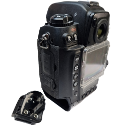 Nikon D2Hs * Varaosakamera. Ei toimiva