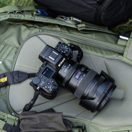 Nikon Z6III + 24-70 f/4 S peilitön järjestelmäkamera