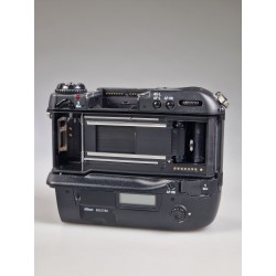 RIKKINÄINEN NIKON F5 *VAIN VARAOSA KÄYTTÖÖN