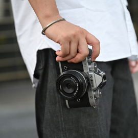 Nikon Z f peilitön järjestelmäkamera - silver