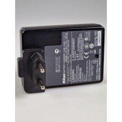 NIKON MH-24 LATURI *KÄYTETTY