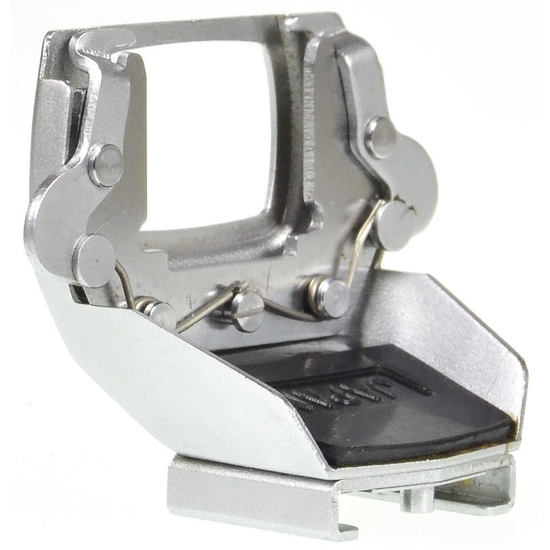 Akkuluukku *Käytetty Nikon D3100