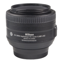 Nikon AF-S DX Nikkor 35mm f/1.8G objektiivi - käytetty