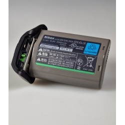 Nikon EN-EL18 OEM hyväkuntoinen  *KÄYTETTY