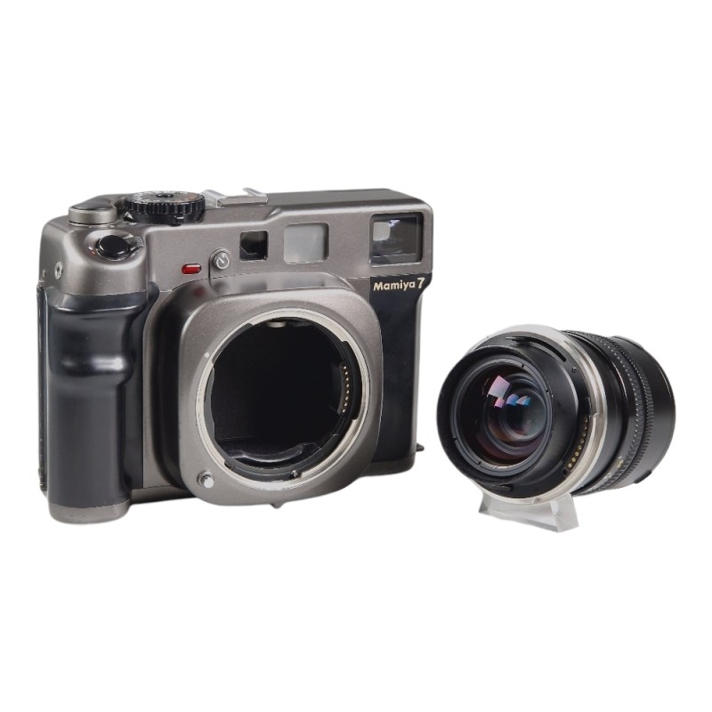 Mamiya 7 + N 65mm f/4 L