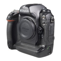 Nikon D2Hs