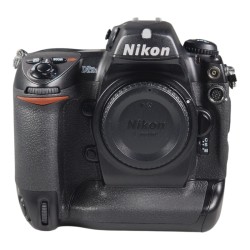 Nikon D2Hs