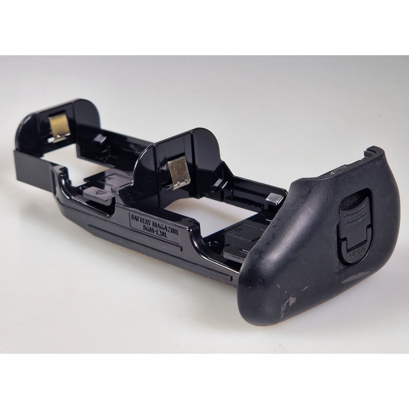 CANON BGM-E20L BATTERY HOLDER FOR BG-E20 *USED