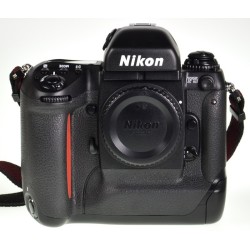 Sony A6600 + 18-135mm f/3.5-5.6 OSS