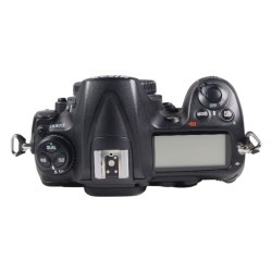 Nikon D300 kamerarunko - käytetty